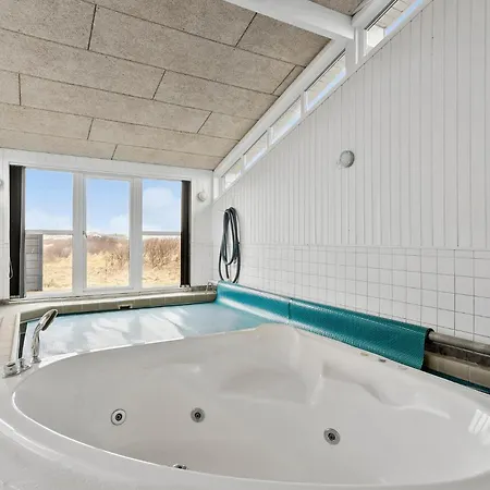 بيت للعطل In With Sauna Hjørring