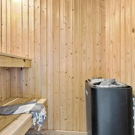 In With Sauna بيت للعطل Hjørring